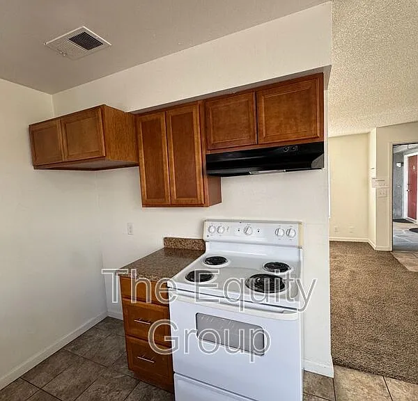 1707 E Douglas Ave #N — Photo 6