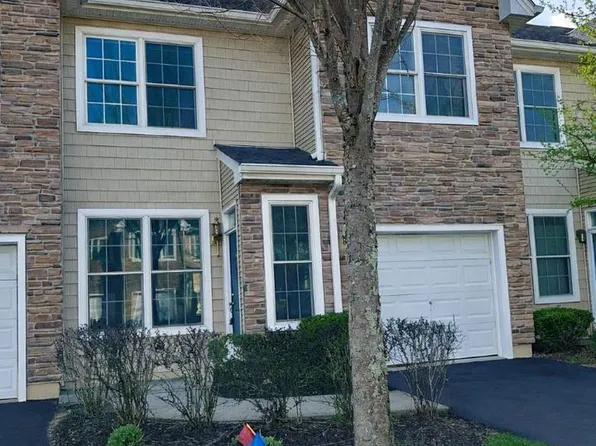 68 Osprey Dr, Old Bridge, NJ 08857