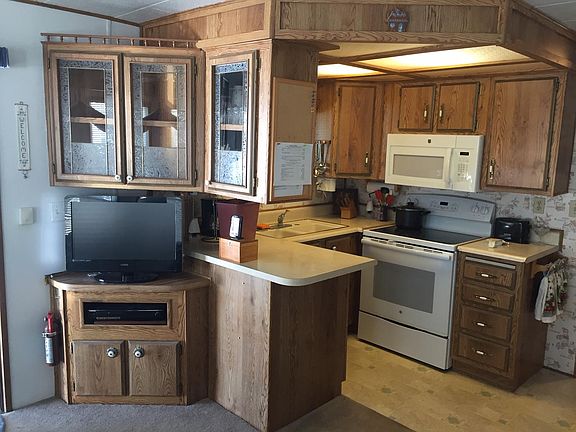 4th image of 409 E Saguaro Dr