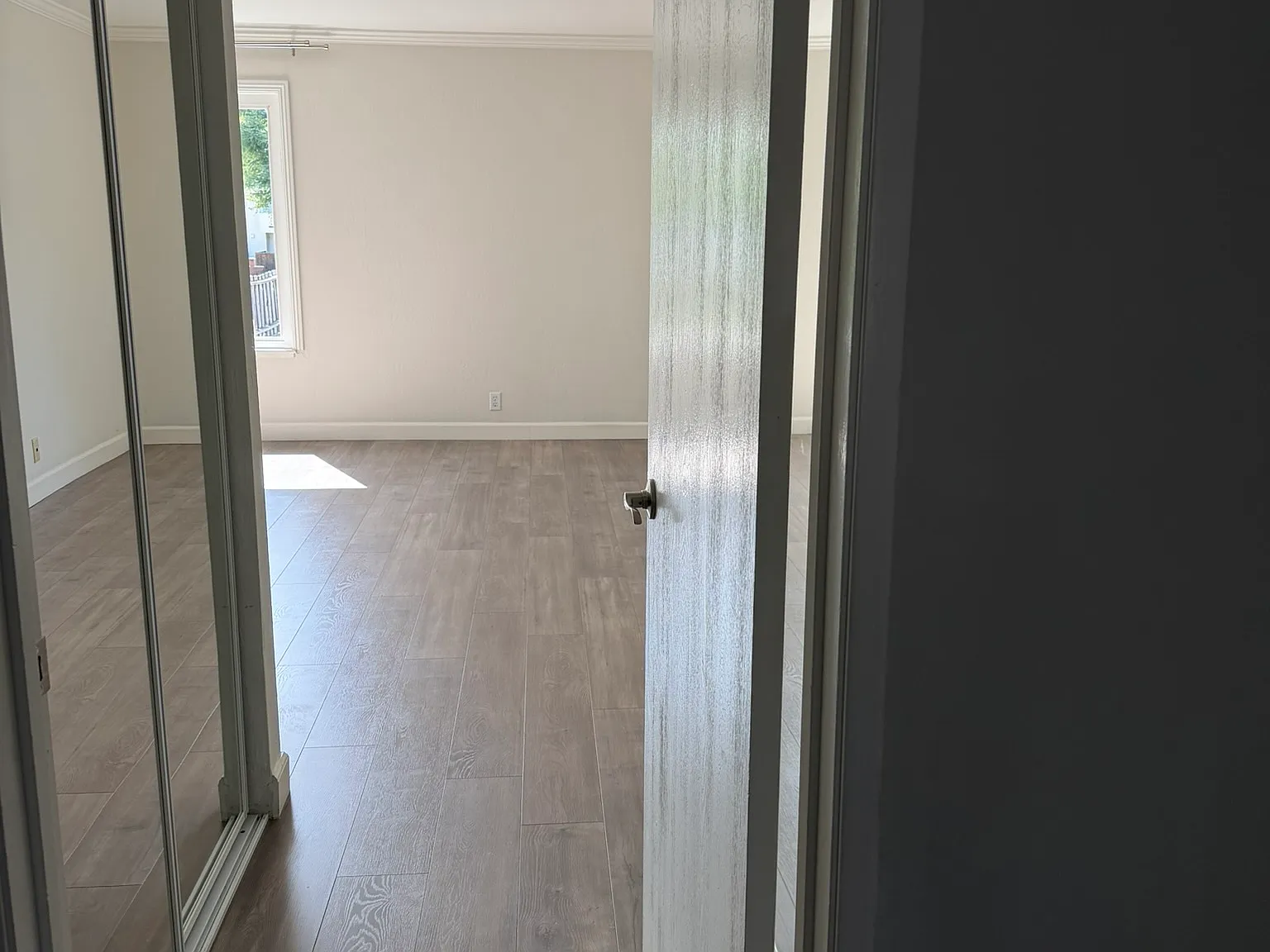 2 bed, 1.5 bath, 1279 sqft, $3,650 — Photo 3