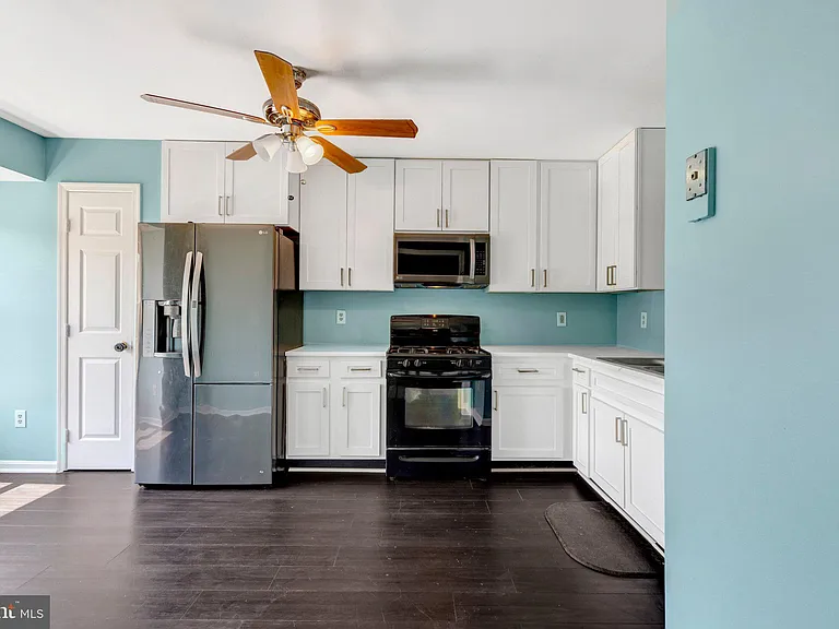 14716 Grobie Pond Ln — Photo 3