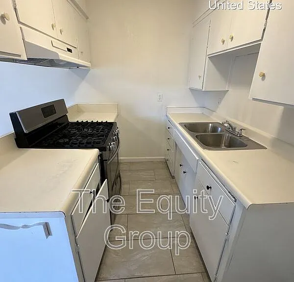 2435 Orange Ave #5 — Photo 6