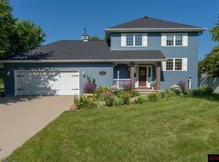 100 Inverness Ct, Mankato, MN 56001