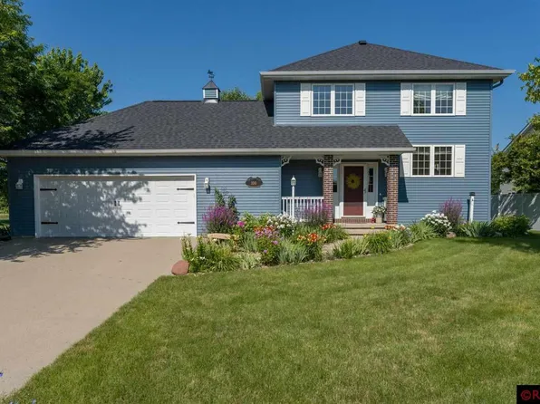 100 Inverness Ct, Mankato, MN 56001