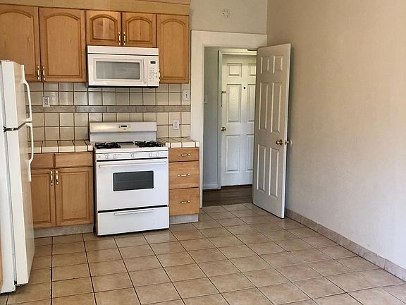 3rd image of 368 Richland Ave
