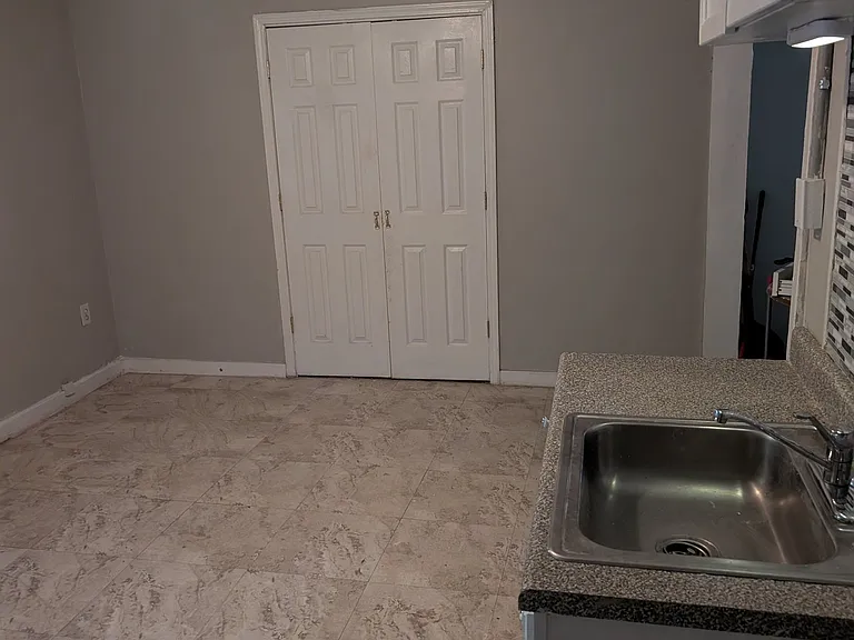 30 Tempie Dr #2 — Photo 3