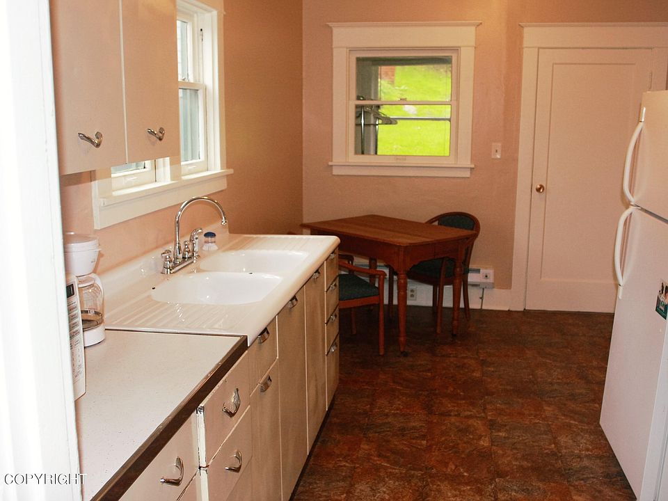 2nd image of 1234 Millar St APT 4