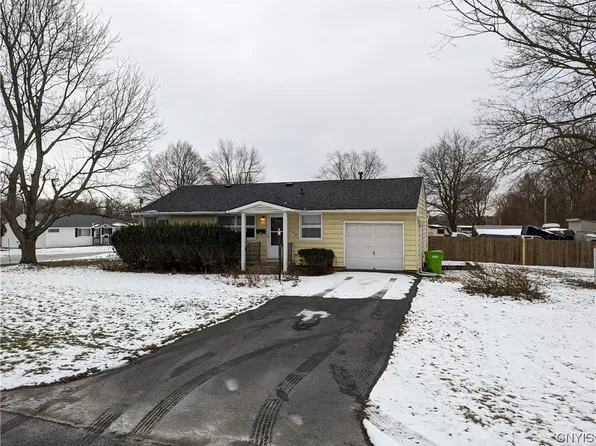 414 E Molloy Rd, Syracuse, NY 13211