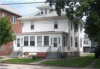 Main Duplex 3,000 Sq Ft