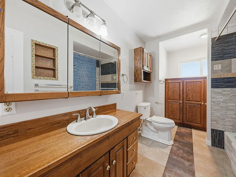 324 E Crystal Ave — Photo 14