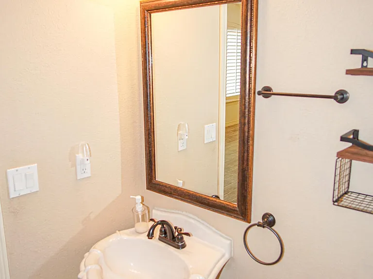 14613 Sunny Land Ave — Photo 5