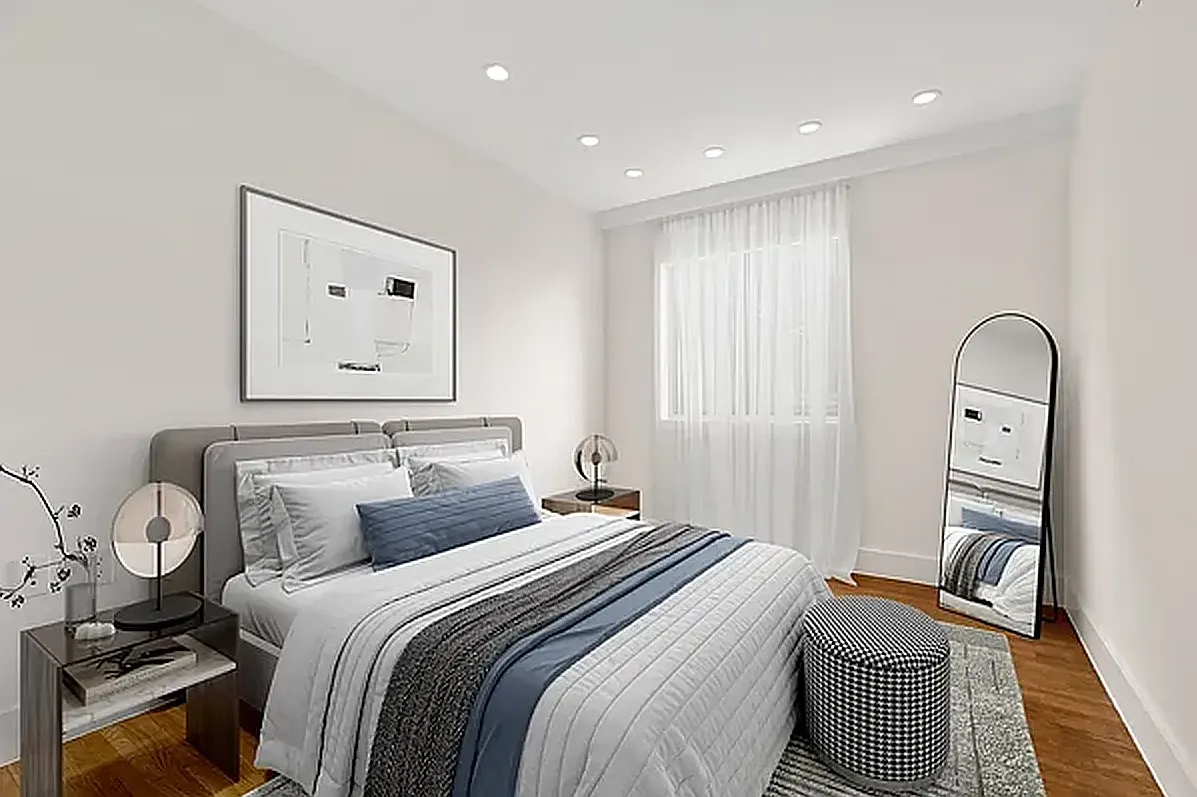 345 West 30th Street — Photo 2