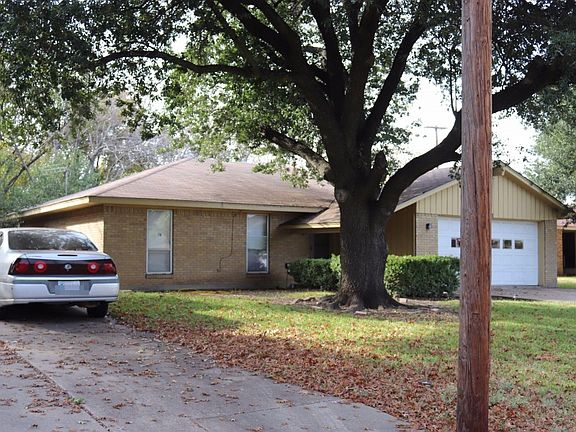 2nd image of 103 Evelyn St