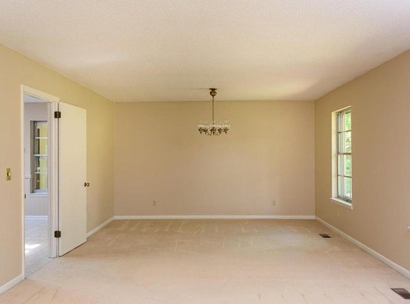 3rd image of 1842 Crestwood Dr