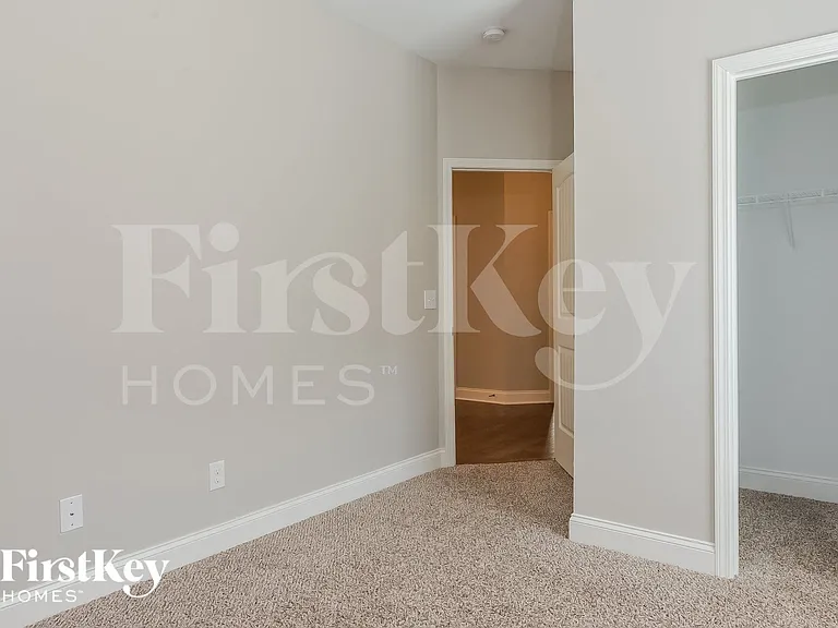 5542 Bridle Way — Photo 10
