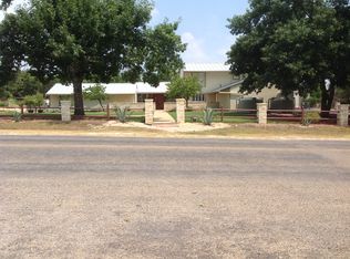 208 Front St, Comfort, TX 78013