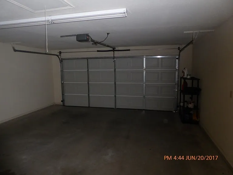 621 NW Granite Ave — Photo 13