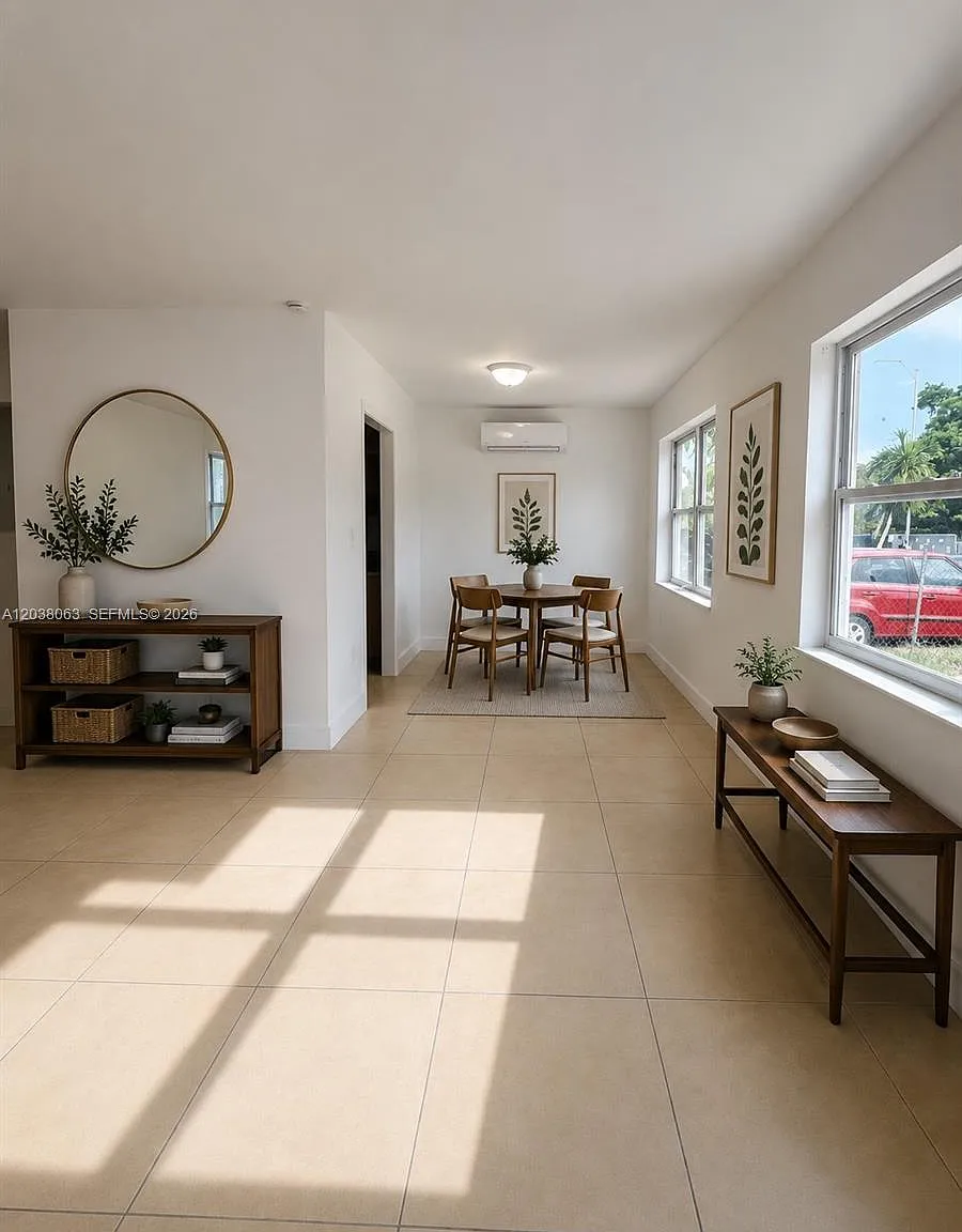 17th Ave Manor — Photo 2