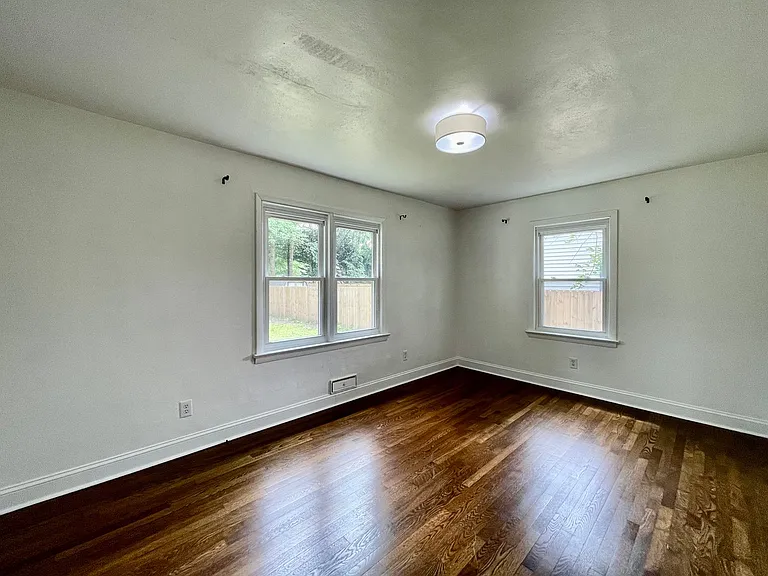 5621 Larry Ave — Photo 21