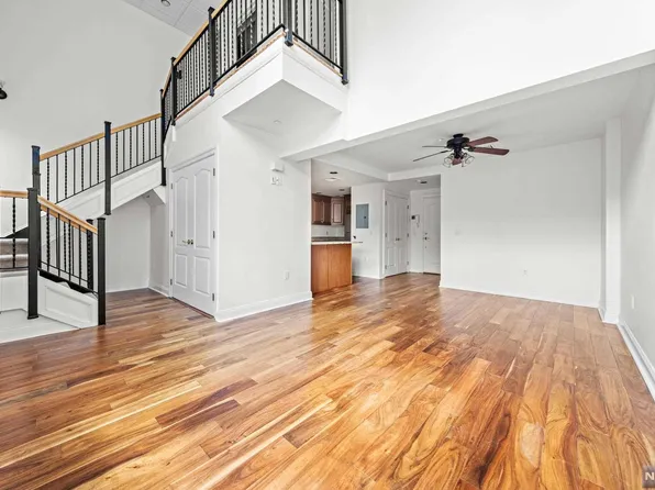 1204 Rio Vista Dr, Mahwah, NJ 07430