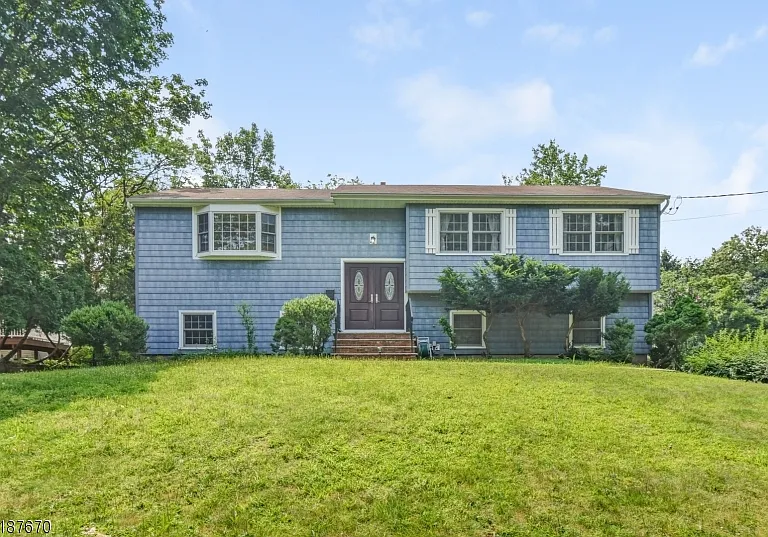 28 Bear Brook Ln — Photo 1