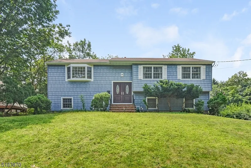 28 Bear Brook Ln