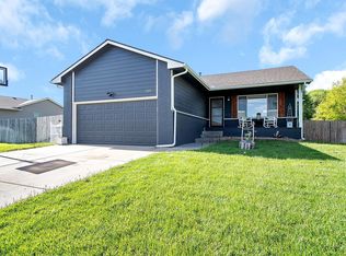 2201 E Spring Hill Dr, Goddard, KS 67052
