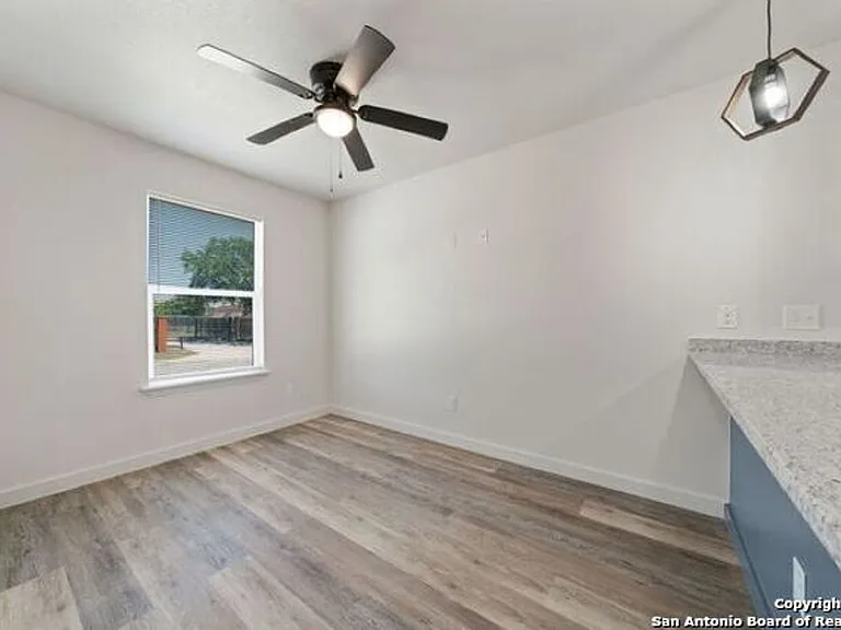 227 S Grimes St #102 — Photo 5
