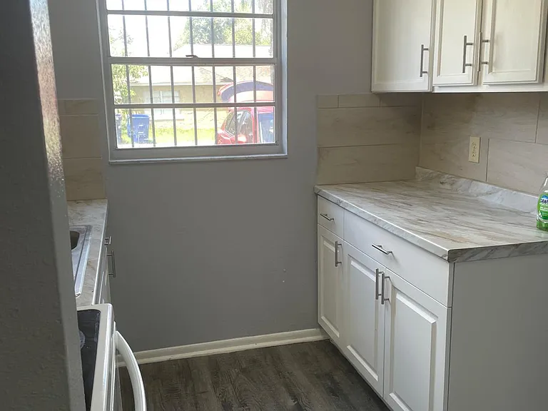 Kitchen(New Fridge coming soon)