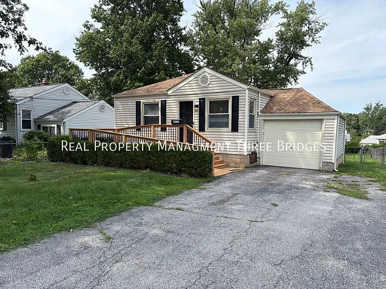 10335 Lackland Rd — Photo 4