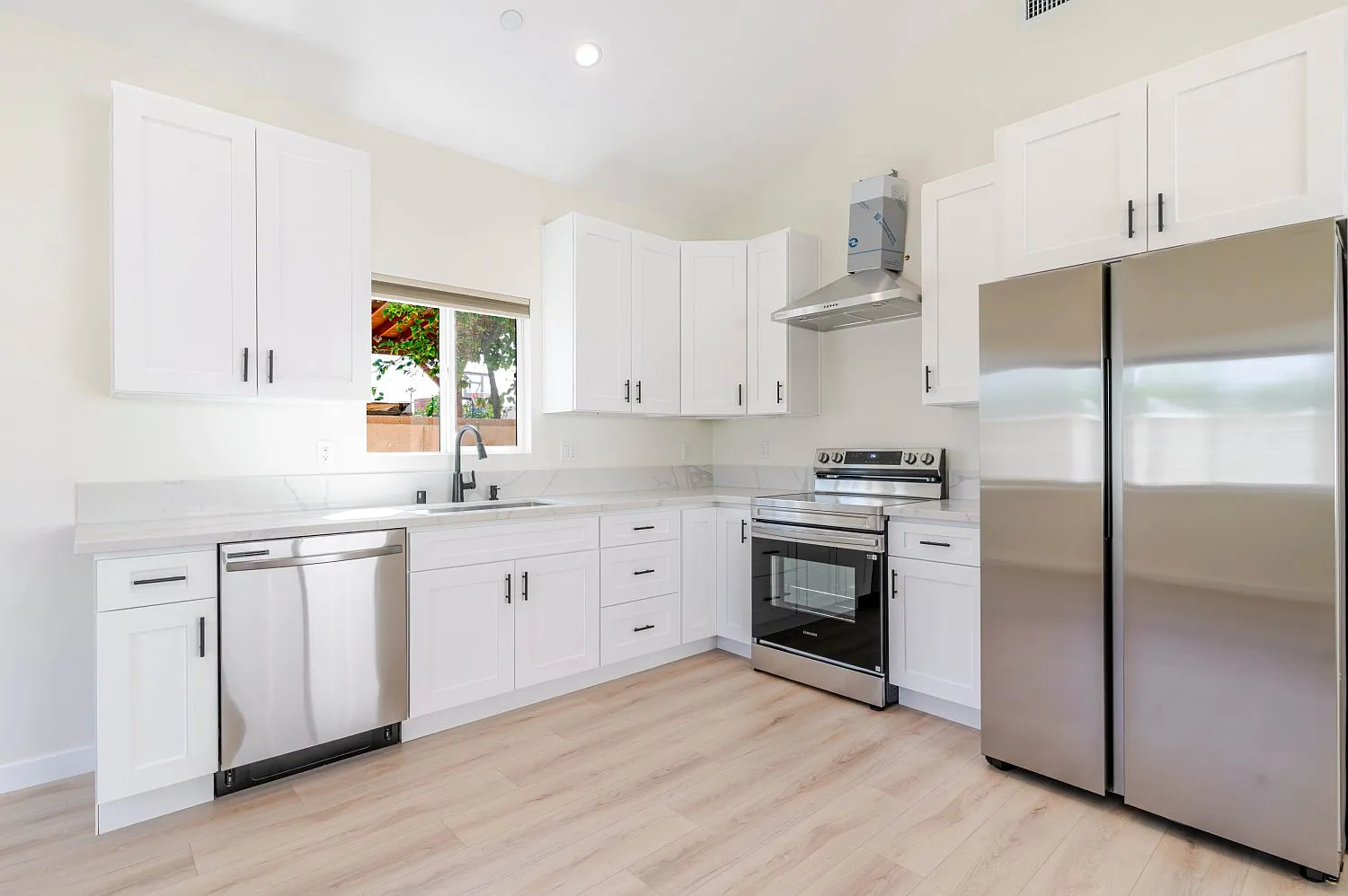 2 bed, 800 sqft, $2,800 — Photo 4