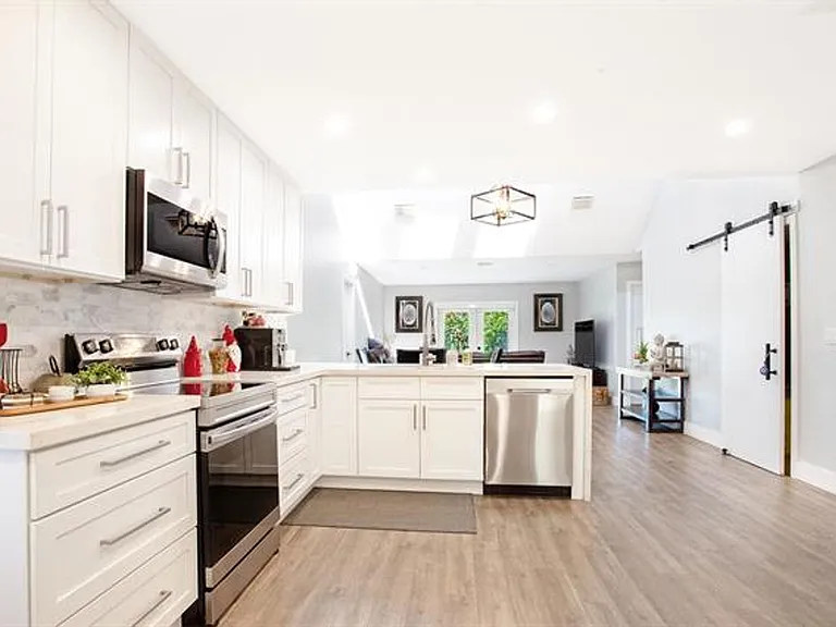 10048 SW 16th St #10048 — Photo 5