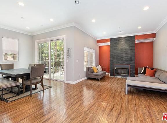 4th image of 1027 W Angeleno Ave APT 101
