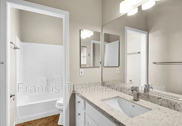2621 Matera Ln — Photo 20