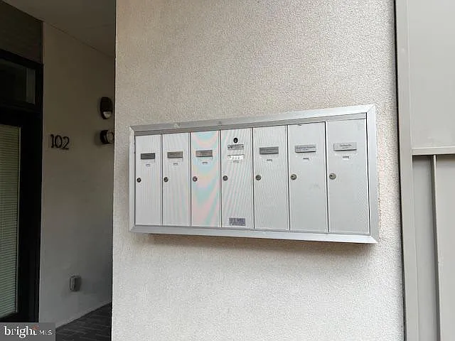 3 bed, 2.0 bath, 1777 sqft, $3,950 — Photo 3