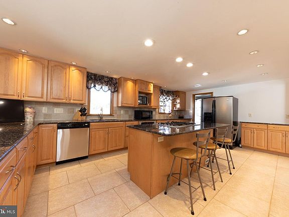 3rd image of 177 Passaic Ave