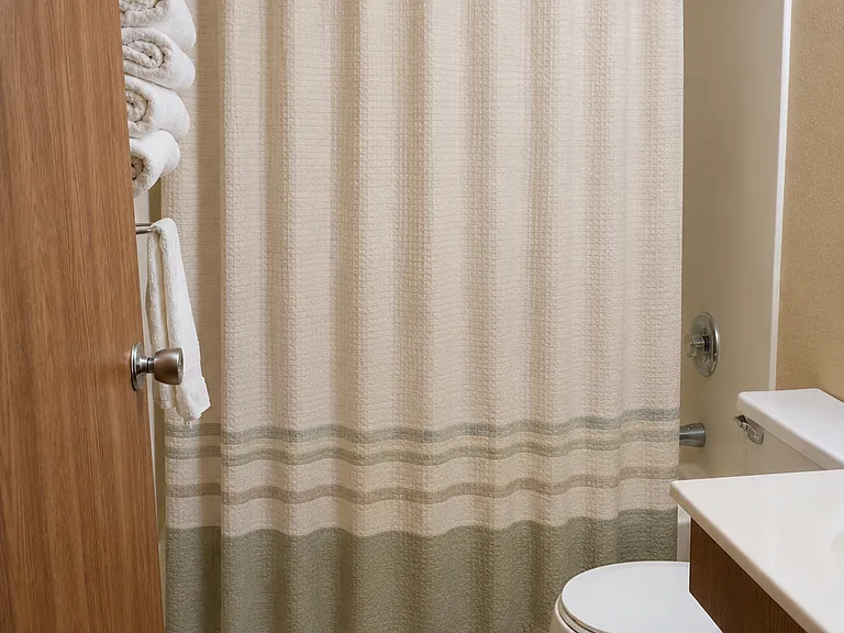 667 W Kemp St #211 — Photo 2