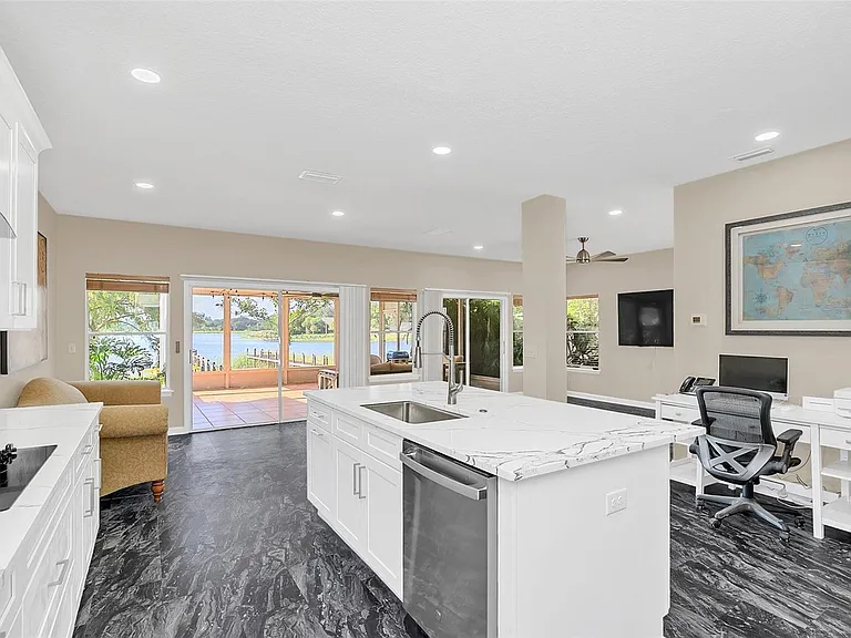 7221 Bay Club Way — Photo 14