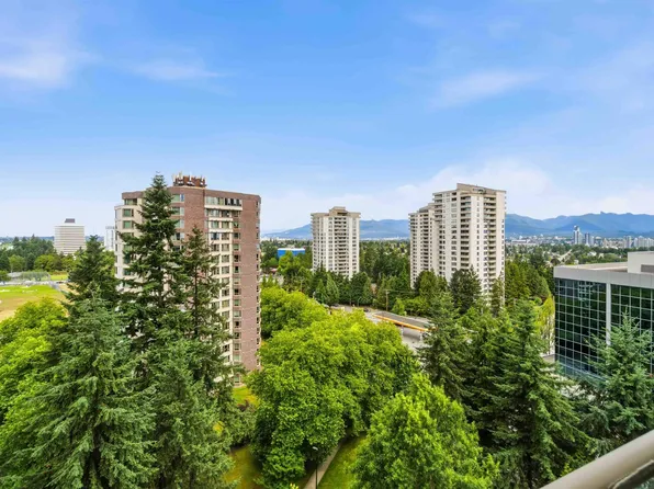 5885 Olive Ave #1206, Burnaby, BC V5H 4N8