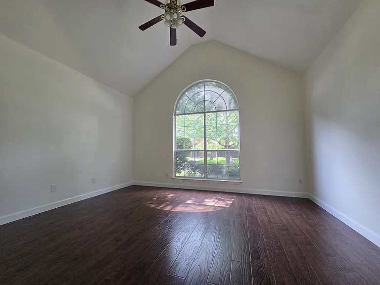 6917 Barbican Dr — Photo 6