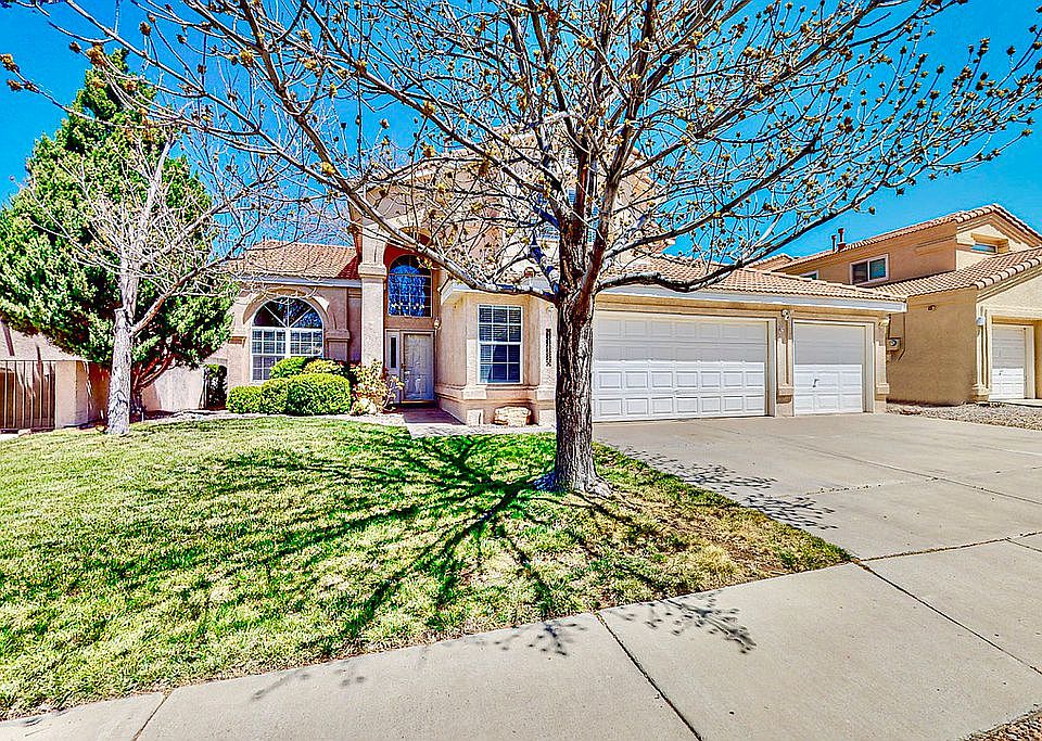 Gorgeous 3.5+ car garage