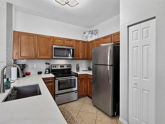 2nd image of 3107 Grandiflora Dr