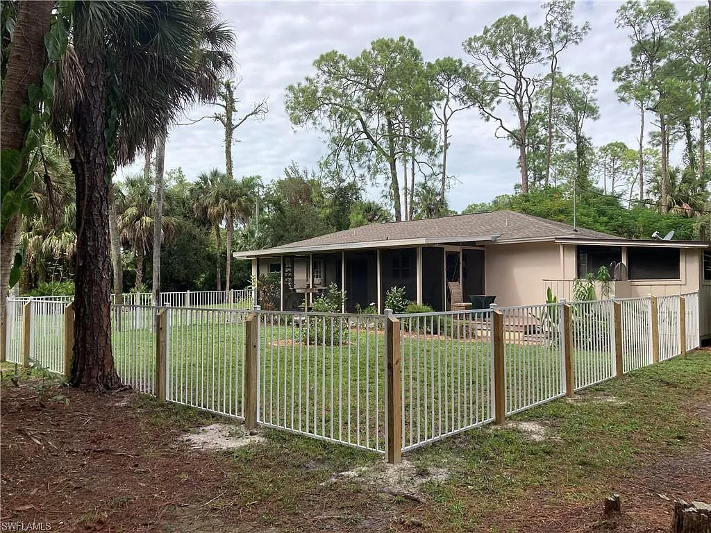 3 bed, 2.0 bath, 1516 sqft, $3,600 — Photo 2