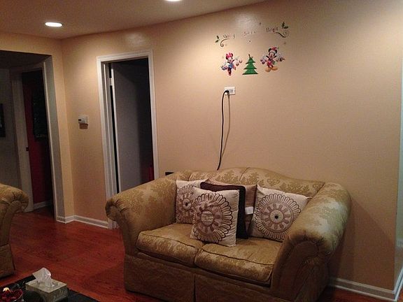 5th image of 6321 S La Crosse Ave