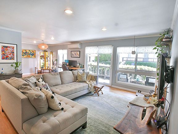 4th image of 1127 E Del Mar Blvd APT 212
