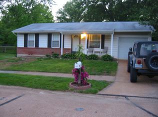 635 Green Hedge Dr, Fenton, MO