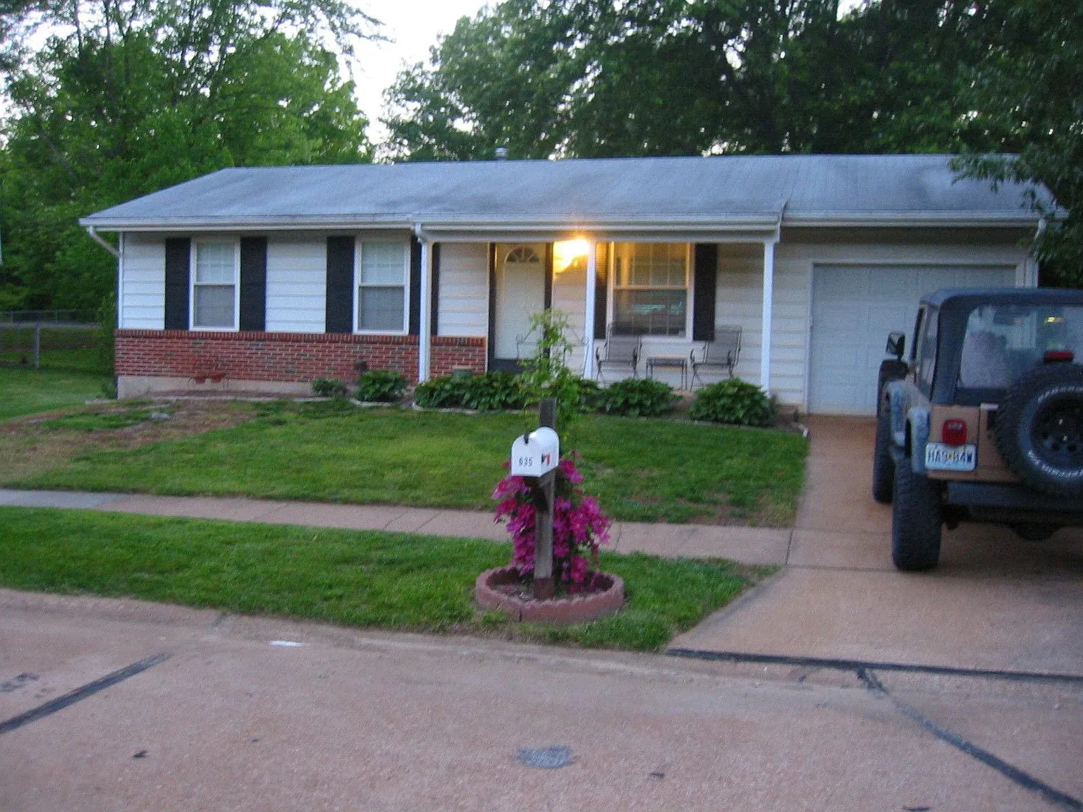 635 Green Hedge Dr photo 1