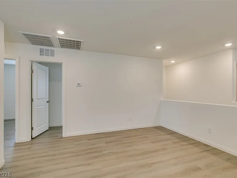 9133 Vesey Ave — Photo 32