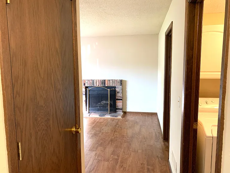 1089 Regency Dr — Photo 23