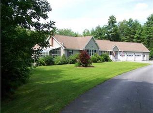 49 Beaver Pond Rd, Topsham, ME 04086
